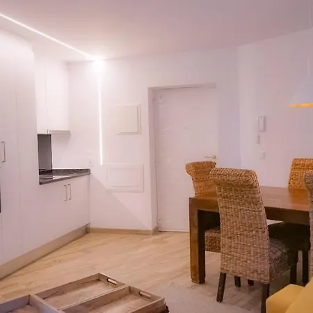 Daire Iconik-design Amalia Aveiro